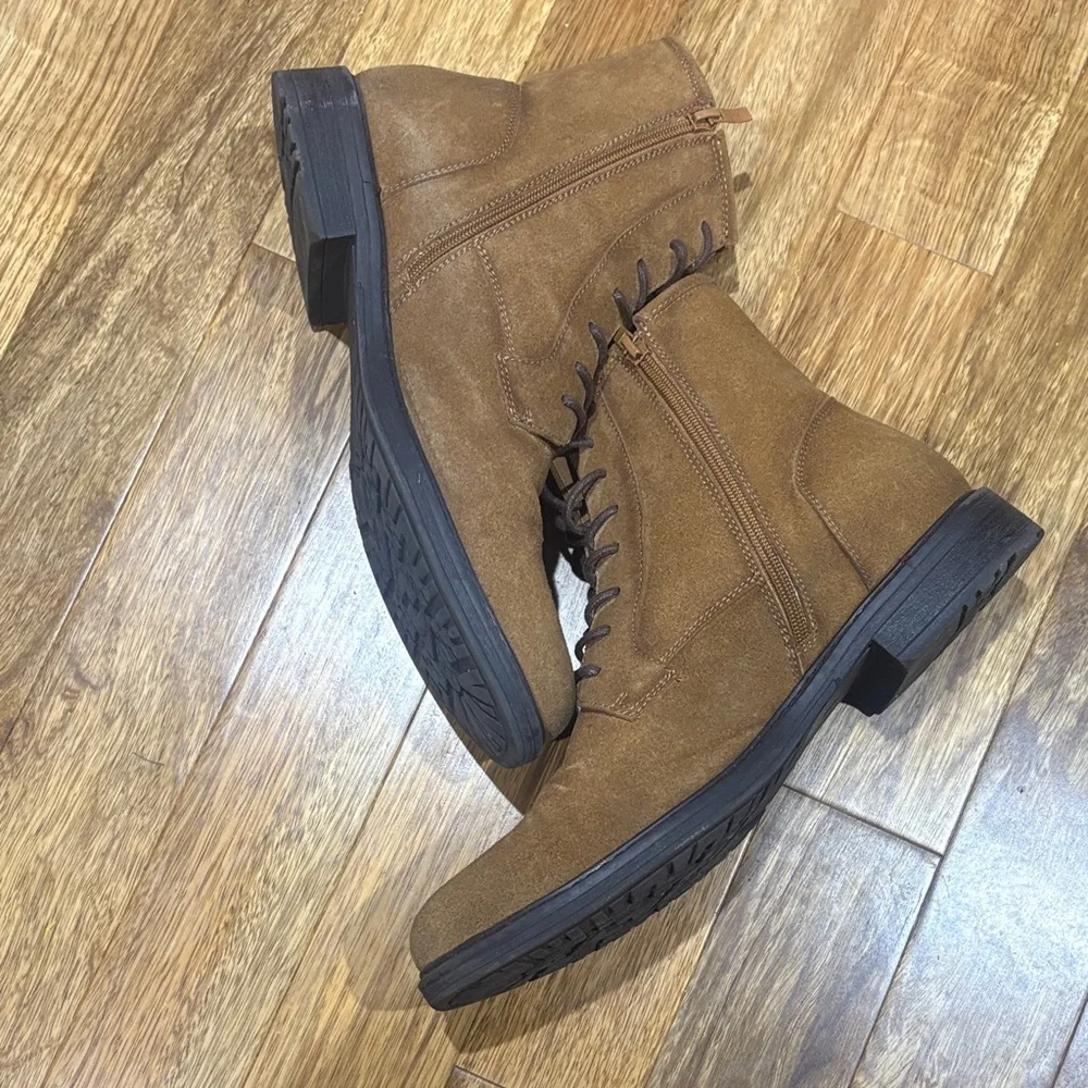 Cliffs by WHITE MOUNTAIN Tan Suede Lace-Up Chukka Boots